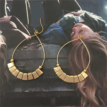 Load image into Gallery viewer, WATER DROP GOLD HOOP EARRINGS