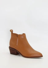 Load image into Gallery viewer, JUNE LEATHER BOOTS - TAN