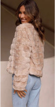 Load image into Gallery viewer, MOULAN FAUX FUR JACKET - CAMEL