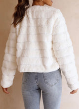 Load image into Gallery viewer, MOULAN FAUX FUR JACKET - WHITE