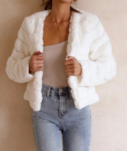Load image into Gallery viewer, MOULAN FAUX FUR JACKET - WHITE