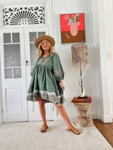 Load image into Gallery viewer, JAASE VIRIDIAN OVERSIZED ADELA DRESS