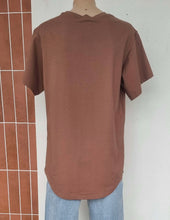 Load image into Gallery viewer, CHAMPAGNE CARTEL GRAPHIC TEE - MOCHA