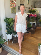 Load image into Gallery viewer, CALI LINEN SHORTS - WHITE