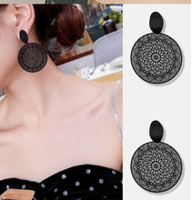 Load image into Gallery viewer, BLACK DREAMCATCHER EARRINGS