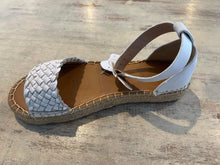 Load image into Gallery viewer, BANS LEATHER ESPADRILLES - WHITE - HUMAN PREMIUM