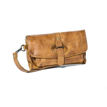 Load image into Gallery viewer, AMELIA TAN CLUTCH - RUGGED HIDE